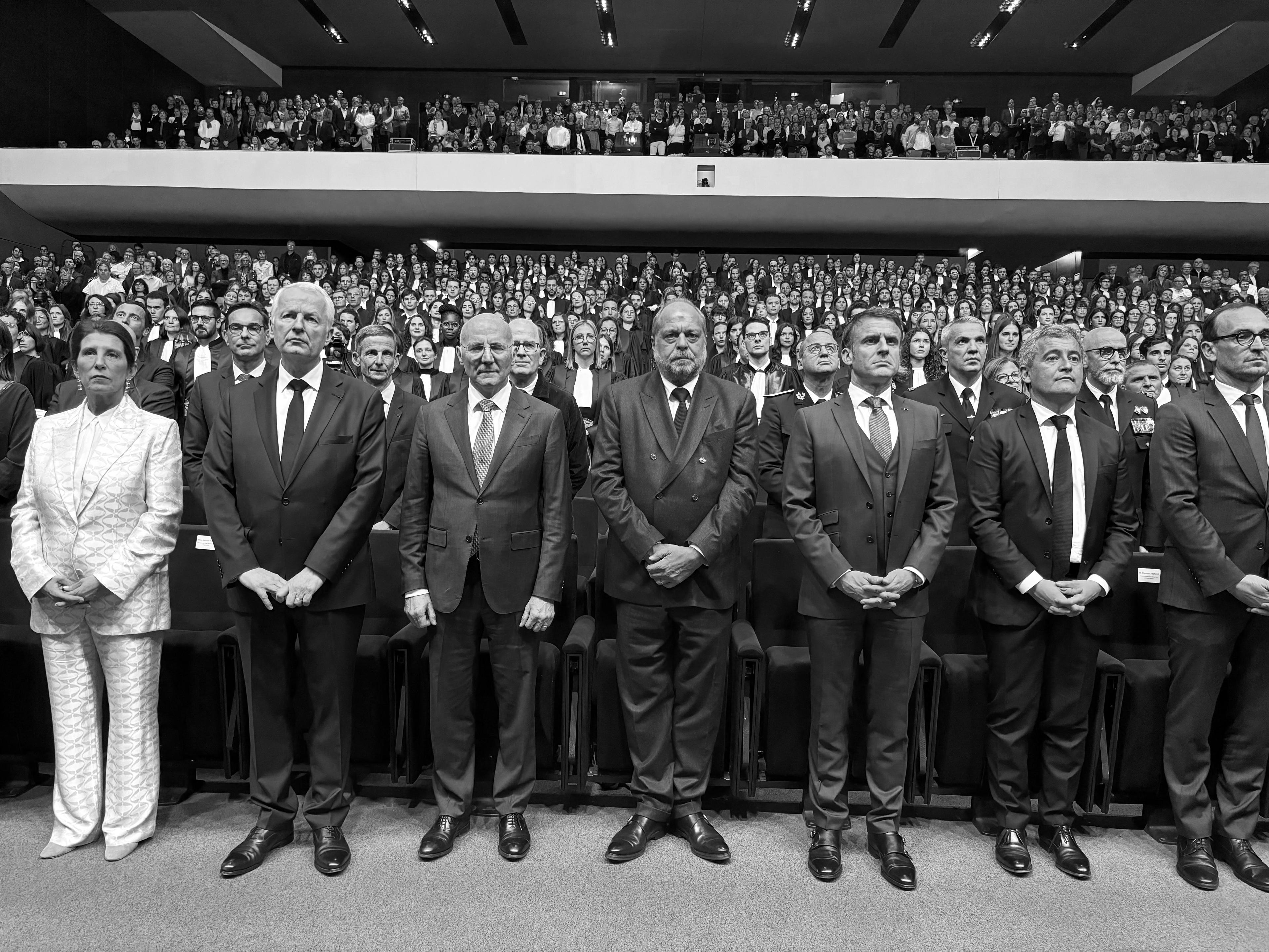 minute_de_silence_robert_badinter